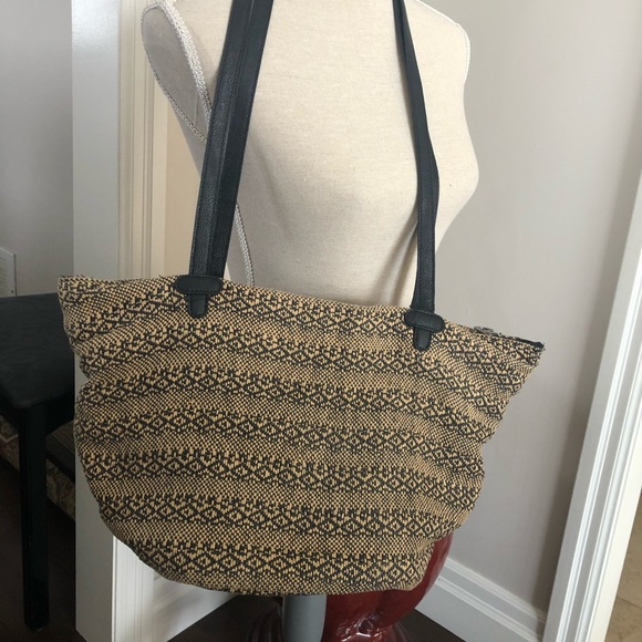 Foxy Tote Bag one main zip-up compartment